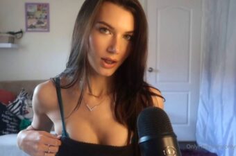Sabrina Vaz ASMR Eating Mochi Ice Cream Onlyfans - Streaming HD