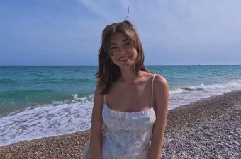 Anna Ralphs Beach Sex Tape - Streaming HD