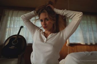 Watch Caroline Zalog Cabin Try On Haul